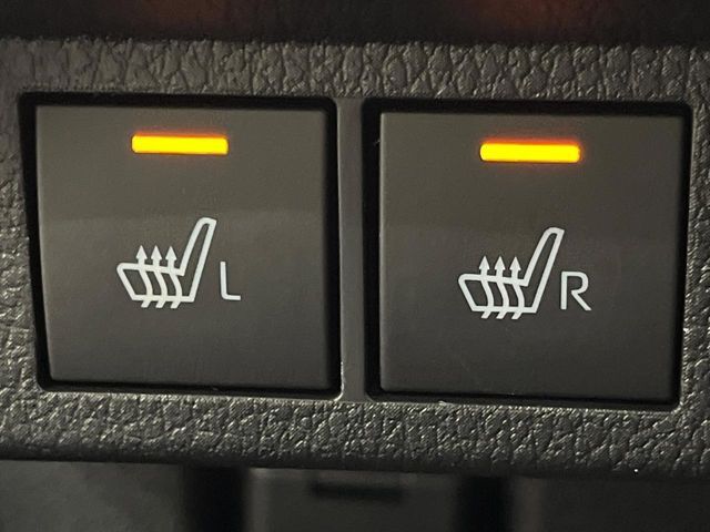 【前席シートヒーター】寒い日に重宝するシートヒーター！エアコンより早く温まってくれるので寒がりの人も安心ですね♪エアコンの温風は乾燥するから苦手、という方にもをおすすめです。