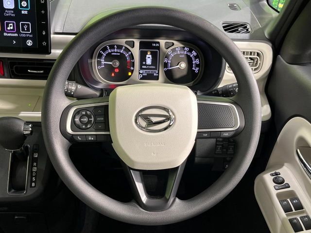 ステアリングも使用感が少なく、きれいな状態となっております♪