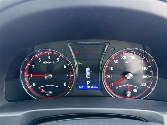 主な装備は、カーナビ、パノラミックビューモニター、エンジンスターター、ワンオーナー車、寒冷地仕様となっております。