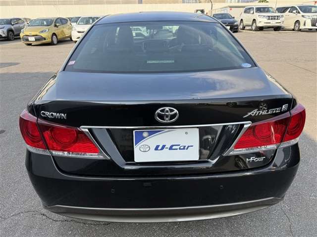 主な装備は、カーナビ、パノラミックビューモニター、エンジンスターター、ワンオーナー車、寒冷地仕様となっております。