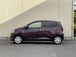 ボディ色はプラムブラウンクリスタルマイカです。