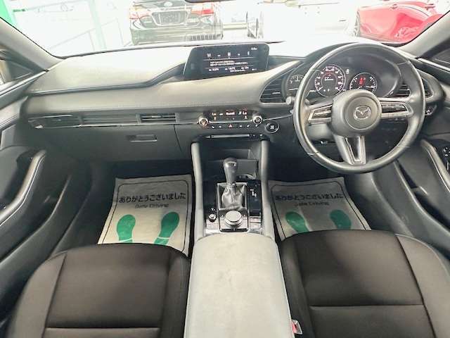 運転席廻りの画像です！操作スイッチ類も比較的に綺麗な状態です♪他に詳細画像をご希望の方はこちら！【1st@e-g-a.co.jp】へご連絡ください！