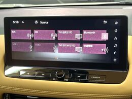 【大画面ナビ】人気の大型12インチナビを装備。存在感のある大画面はインパクト大！ナビ利用時のマップ表示は見やすく、テレビやDVDは臨場感がアップ！いつものドライブがグッと楽しくなります♪