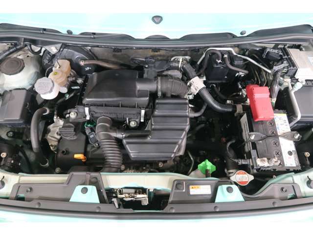 エンジンルームもしっかりクリーニングして納車致します！ご購入後のオイル交換等のメンテンナンスも当社にお任せください♪