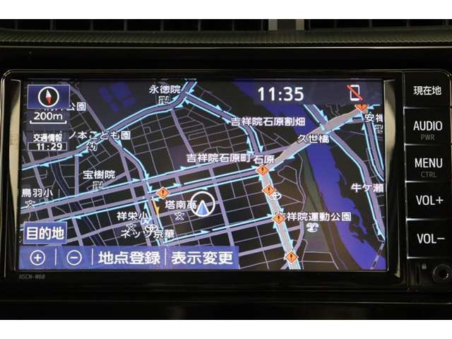純正7インチSDナビ。CD・SD・電波の弱い環境下でも映像が途切れにくく、受信感度の良いワンセグTV対応です。