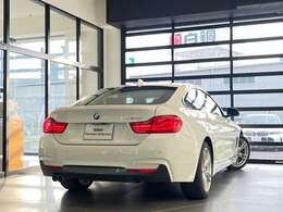 BMWのメカニックによる、100項目の納車前点検エンジン、ミッション、マフラー、電気系統やコンピュータなどを詳細に点検します。交換基準の部品があれば、純正部品を使用し整備した後にお客様にお渡しします。