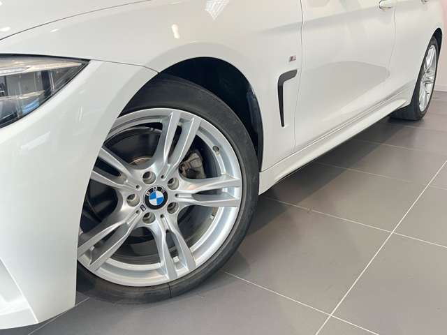 BMW純正アロイホイールはモデルやパッケージに合わせてデザインされています。洗練されたデザインで、足元の個性を引き立てます。
