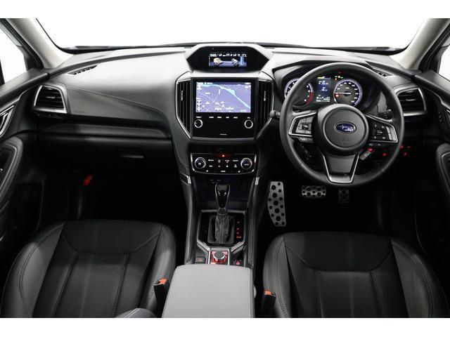 全方向への視界性能、まとまったスイッチ類、高級感のあるインパネです。是非、見て確認してみてください。