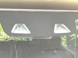 【デュアルカメラブレーキサポ】走行中に前方の車両等を認識し、衝突しそうな時は警報とブレーキで衝突回避と被害軽減をアシスト。より安全にドライブをお楽しみいただけます。