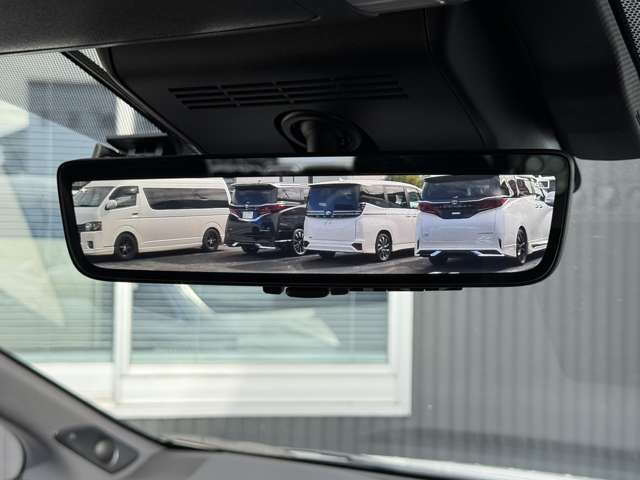 デジタルインナーミラーは障害物の確認などに役立ちます♪