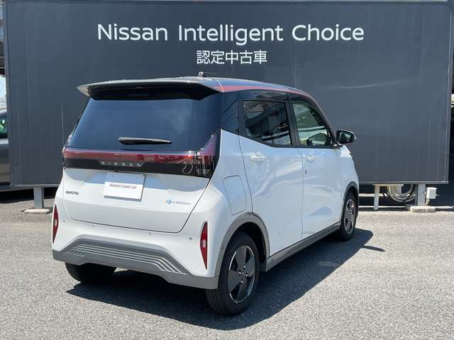 納車前に入念な点検整備をさせていただきます。もちろん全車走行距離無制限のワイド保証付きですので安心してお乗りいただけます。