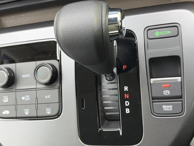 お車に合わせて無料保証以外にも、保証範囲、期間、距離を拡充させた有料保証もご用意しております！中古車の購入が初めてで不安・・・というお客様もご安心ください！