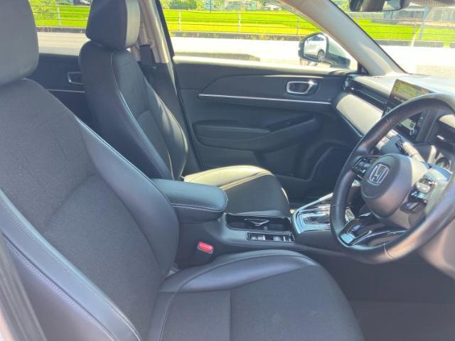 「この車の写真をもっと見たい」「状態が気になる」「この装備はついている？」どんな小さな疑問でもお気軽にお問い合わせください！
