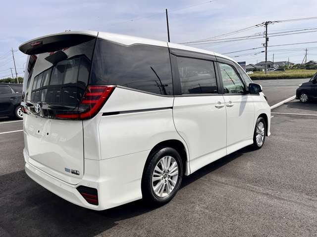 ☆チャンスの魅力4☆　お客様のカーライフをトータルサポート！！多くのお客様に、ご購入後も永いお付き合いを、させて頂いています！任意保険や車検は勿論、日常のオイル交換など、お任せ頂いています！！