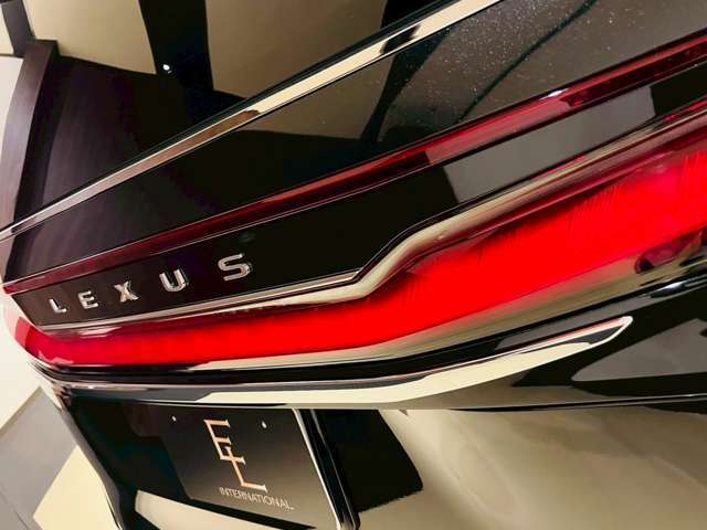 純正オプション満載車両で御座います。使用感もなく　内装外装とても綺麗な状態で御座います。室内保管車両　現車確認大歓迎（事前予約制）業販大歓迎　お気軽にお問合せください。