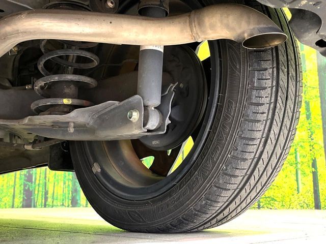 お車を安心してお乗りいただく為には、足回りの定期点検が欠かせません。サービスサポート（有償保証）では無料点検もご提供しており、安心のカーライフをお過ごしいただけるサポート体制が整っています。