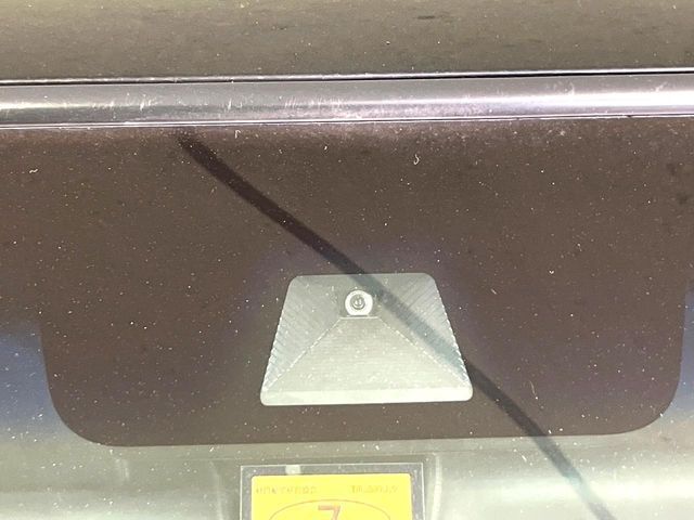 【ホンダセンシング】走行中に前方の車両等を認識し、衝突しそうな時は警報とブレーキで衝突回避と被害軽減をアシスト。より安全にドライブをお楽しみいただけます。