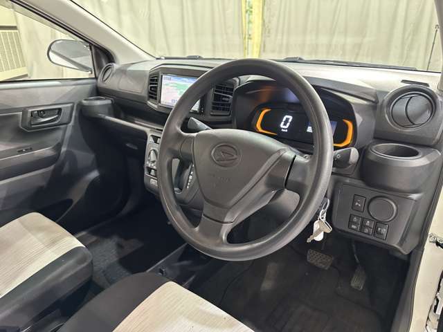 当店のこだわりはズバリ「価格」です。車両仕入れにとことんこだわり、良質な車両を安く取り揃えております。