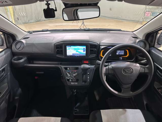 全く同じお車に再び出会うことはできません。少しでも気になるお車がございましたら、すぐにお電話かメールにてお問合せ下さい。