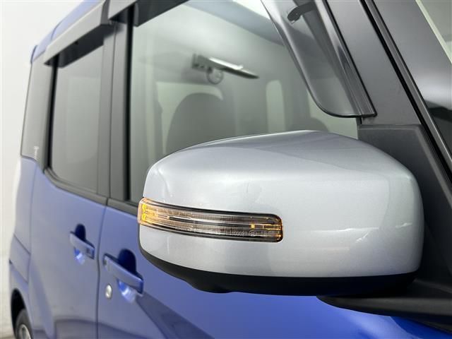 【　電動格納ウインカーミラー　】付いているだけで高級感のUPするウィンカー内臓サイドミラー♪もちろん見た目だけでなく、対向車からの視認性の向上につながり、安全度もUP♪