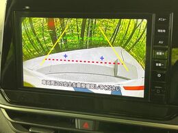 【バックカメラ】駐車時に後方がリアルタイム映像で確認できます。大型商業施設や立体駐車場での駐車時や、夜間のバック時に大活躍！運転スキルに関わらず、今や必須となった装備のひとつです！