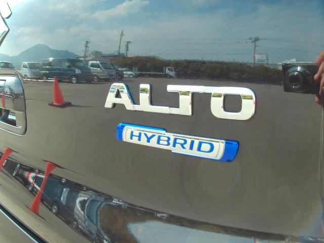 【マイルドハイブリッド】減速時のエネルギーを利用して発電し、専用バッテリーに充電。加速時には、その電力を用いてモーターでエンジンをアシストし、燃料消費を抑制します☆