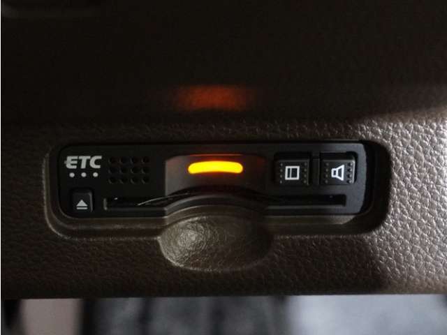【ETC車載器】高速道路のご利用時にとても便利なETC車載器。セットアップ(費用別途)後にお渡ししとなります。
