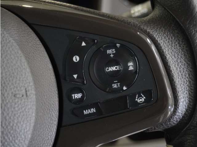 【ホンダセンシング】衝突を予測してブレーキをかけたり、前のクルマにちょうどいい距離でついていったりできる多彩な安心・快適機能を搭載した先進の安全運転支援システム。