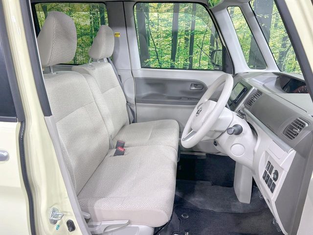 運転席シート廻りは使用感も少なく、良好な状態となっています。丁寧に使われていたことがよくわかりますね。