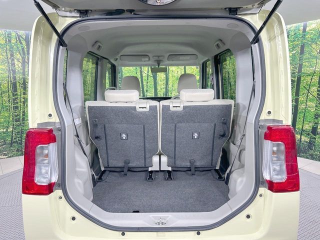 普段のお買い物や通勤、送迎等に十分な荷室スペースを確保しております。セカンドシートを倒すと、大きな荷物の積載も可能です♪