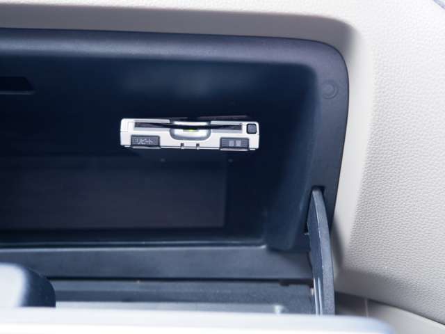 ★ETC車載器　装備車★　有料道路を利用する際にスムースに通過でき、わずらわしい料金支払いから開放されます！　再セットアップはオプションになります。