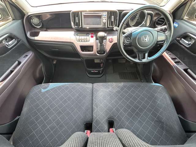 【インパネ全体】全方位で視界が広く、高い目線で運転もしやすいです！