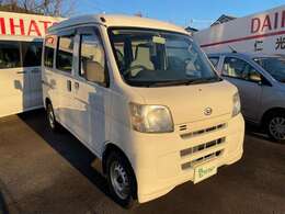 ◆完成検査場◆ライト・ブレーキ・サイドスリップ・排気ガスの点検を行います。