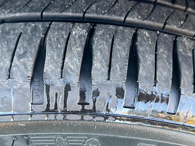 タイヤの溝あります