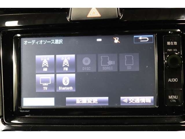 CD・DVD・SDオーディオ・Bluetoothオーディオ再生可能。SDカードへの音楽録音も可能。フルセグTV視聴可能。