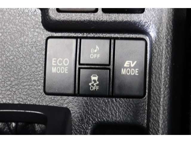 低燃費で経済的なだけでなくモーター走行時の静穏性もハイブリッド車の魅力の一つです。