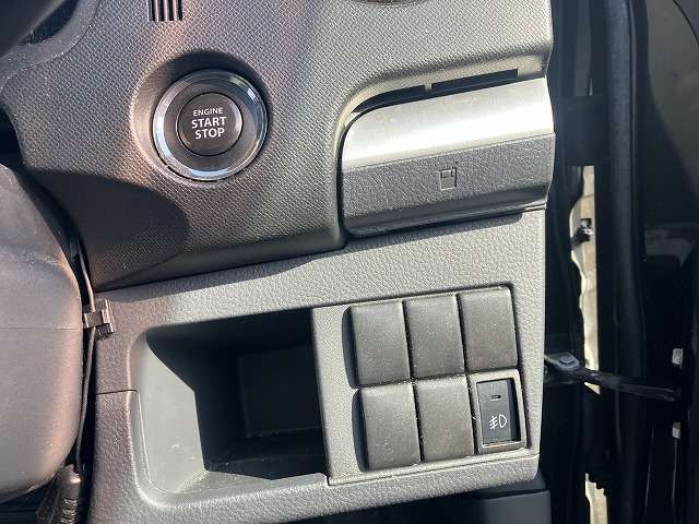 万が一の事故でも対応がよい任意保険も弊社で取り扱っておりますので、是非ご相談下さい。