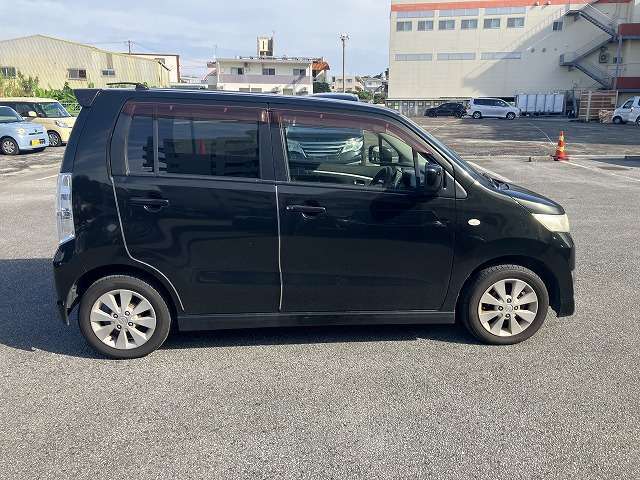 ご来店されたお客様に詳しくお話をさせて頂きために、「修復歴の有無」「不具合箇所の確認」「セールスポイント」等のご案内を行っておりますので、より安心してお乗り頂けるお車となります。