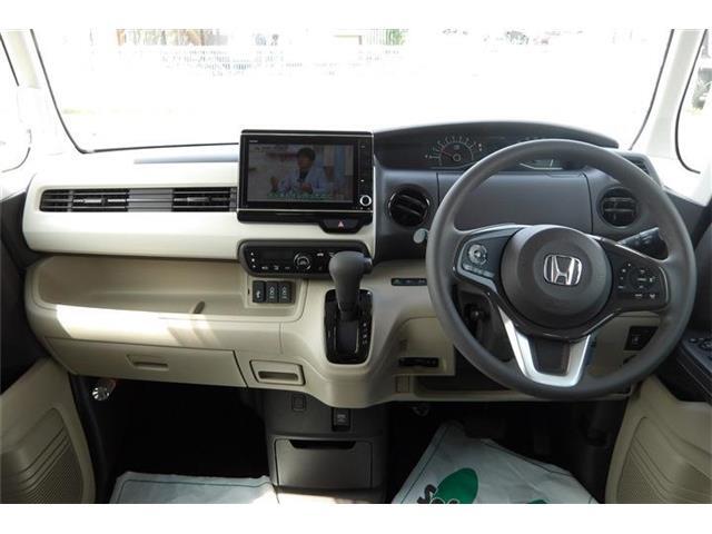 前席全体　目線も高く広い視界で安心して運転することができますね！
