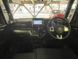 アイポイントが高く見晴らしの良い運転席です！