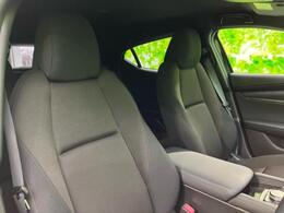 「この車の写真をもっと見たい」「状態が気になる」「この装備はついている？」どんな小さな疑問でもお気軽にお問い合わせください！