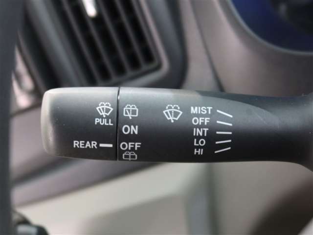 すぐに使いこなせる、誰もが安心して乗れる。そのコンパクトボディの中には、さり気ない気遣いが箇所にあります。