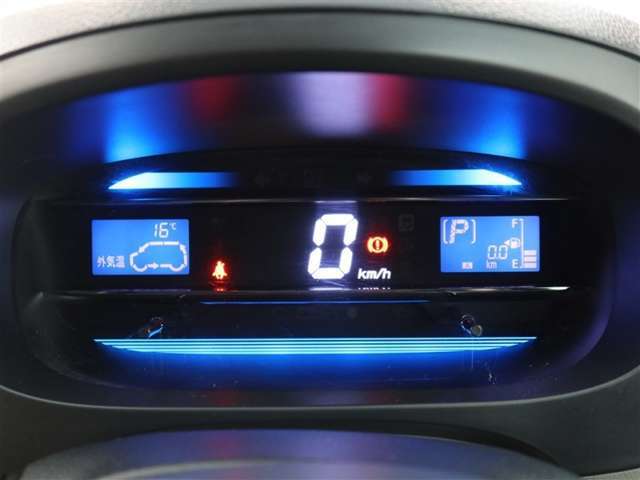 メーターはスッキリとしたデザインで、とても見やすく、安全運転のお役に立ちます。