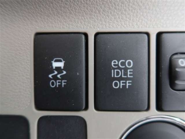 リアシートを前方に倒せば、ラゲージスペースに収まらない物も積み込めます。たくさんの物を載せたい時に活躍します。