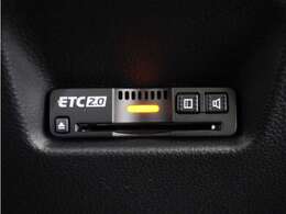 ◆ETC2.0装着◆進化したドライブ体験。料金収受システムだけだったETCが生まれ変わって、高速道路を賢く使うETC2.0に進化しました。多彩な情報サービスが便利で快適なドライブ体験を提供します。