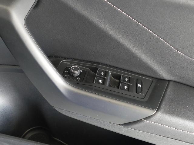 スイッチ類も良好な状態を保っています