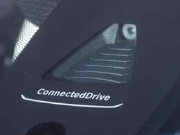ドライビングアシストを装備しています。常にカメラで前をモニタリングして、車間距離が近づくと警告を促したり、避けられなさそうな場合は衝突被害軽減ブレーキが作動します。