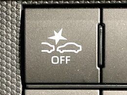 【スマートアシスト】走行中に前方の車両等を認識し、衝突しそうな時は警報とブレーキで衝突回避と被害軽減をアシスト。より安全にドライブをお楽しみいただけます。