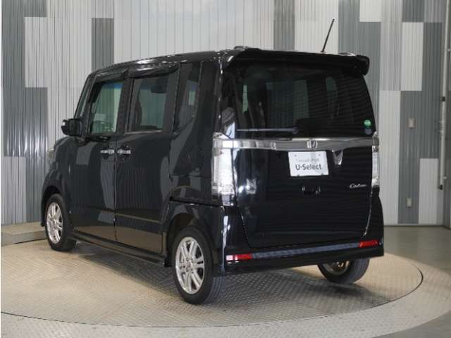 色々なお店で販売しているHonda車ですが、アフターサービスも全てお任せ頂けるのは「HondaCars正規販売店」だけ！ご納車後もお住まいの地域の販売店にて　アフターサービスをお任せいただけます。