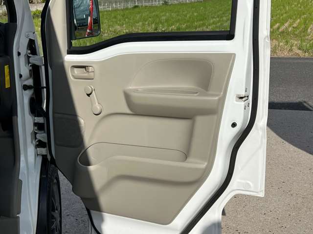 リフト＆タイヤチェンジャーも備えた、整備が自慢のお店です！｜お気軽にお問合せ下さい（＾＾♪【無料電話　0078-6049-2125】